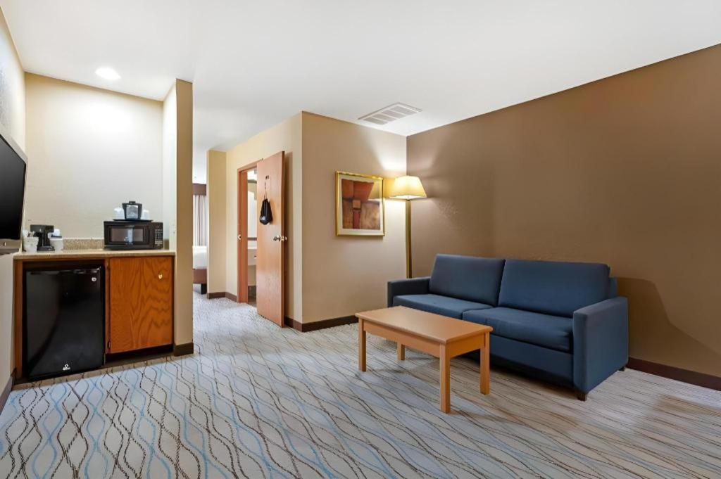 Best Western Locust Grove Inn & Suites Exterior photo